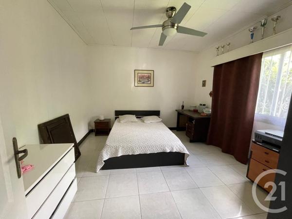 Maison à vendre  11 pièces - 184,99 m2 ST DENIS - 974