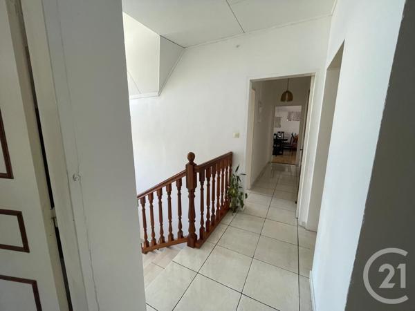 Maison à vendre  11 pièces - 184,99 m2 ST DENIS - 974