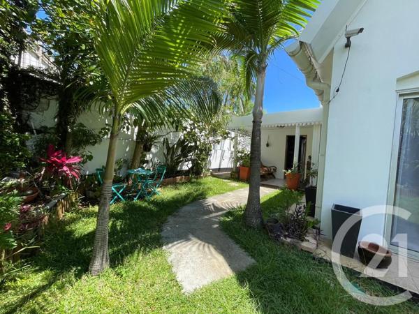 Maison à vendre  11 pièces - 184,99 m2 ST DENIS - 974