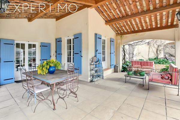 Fuveau – Bastide d’exception 210 m² (+ 72 m² d’annexes) – 5 chambres – Domaine d’1 ha – Calme absolu