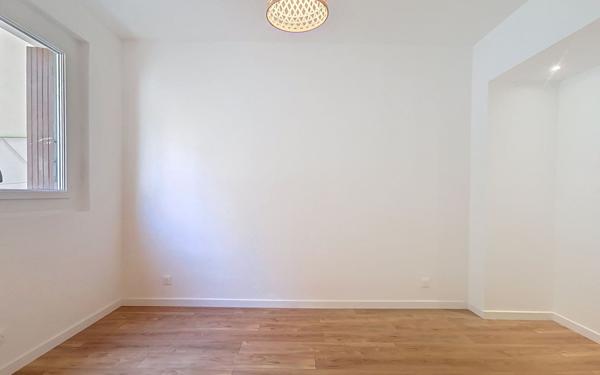 Appartement à vendre    4 pièces • 79,74 m2 Toulon