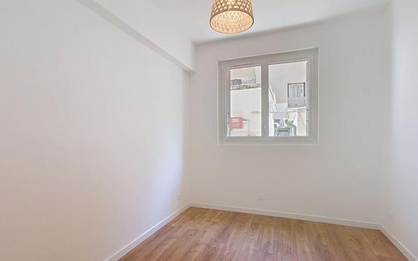 Appartement à vendre    4 pièces • 79,74 m2 Toulon