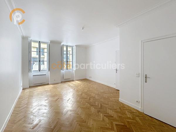 Vente
                Appartement68,11 m² - 3 Pièces -
                    PARIS (75003)