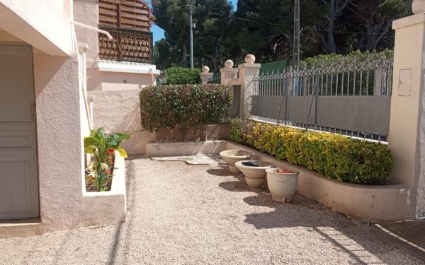 Maison à vendre    3 pièces • 105 m2 Marseille 9