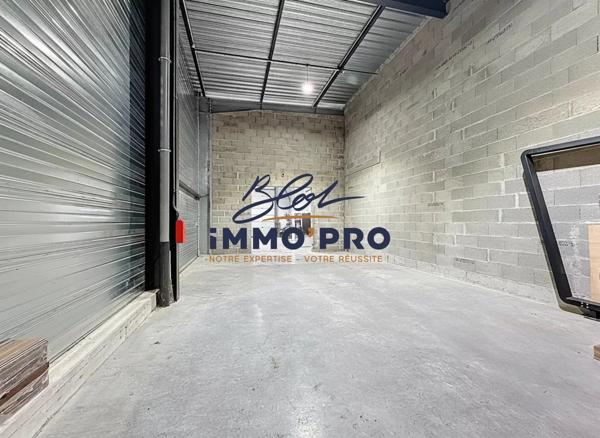 Location Local commercial 265 m2 à Nivolas-Vermelle