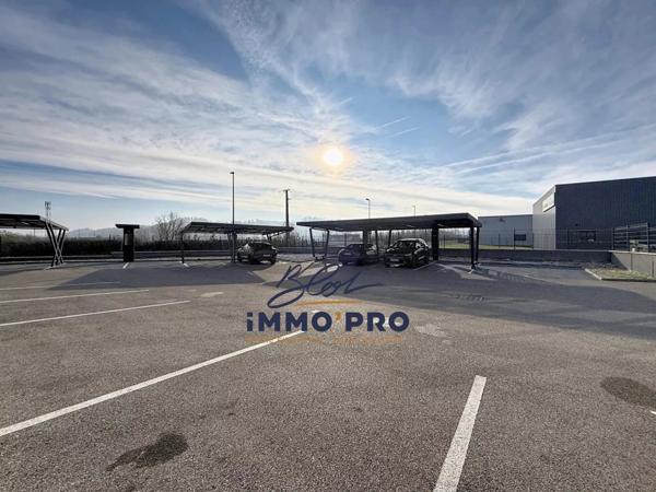 Location Local commercial 265 m2 à Nivolas-Vermelle