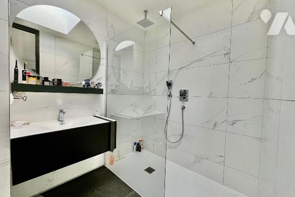 RENNES GARE  ST HELIER- Superbe T4  dernier étage avec terrasse et garage double