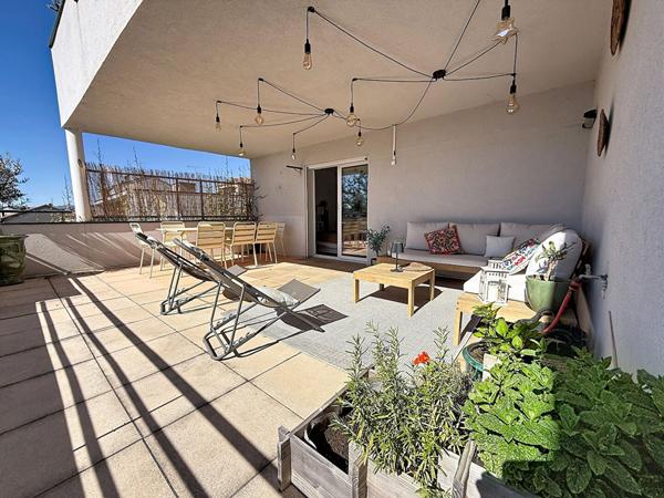 Châteauvert. Superbe appartement lumineux avec terrasses et garages