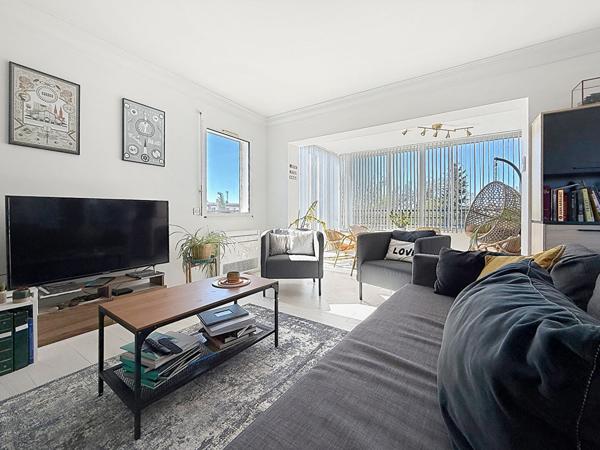 Châteauvert. Superbe appartement lumineux avec terrasses et garages