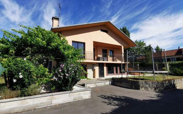 Maison à vendre    5 pièces • 150 m2 Varennes-Jarcy