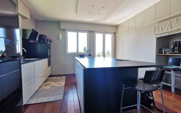 Maison à vendre    5 pièces • 150 m2 Varennes-Jarcy