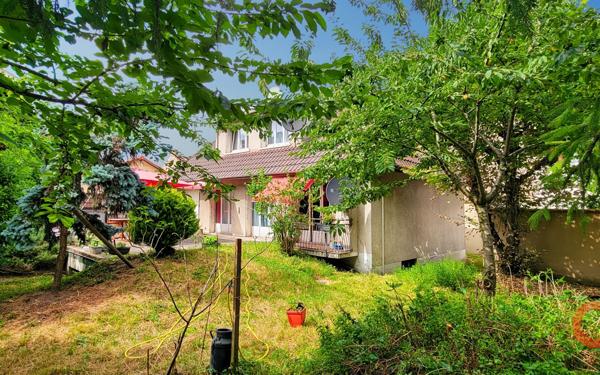 Maison à vendre    6 pièces •  Saint-Denis