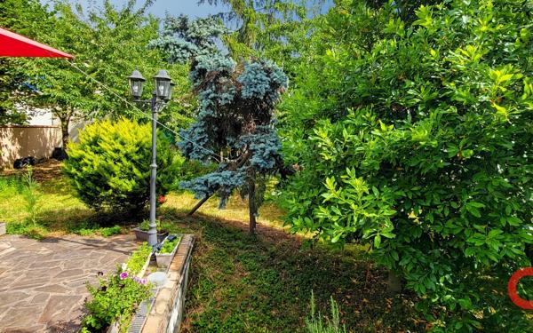 Maison à vendre    6 pièces •  Saint-Denis