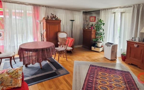 Maison à vendre    6 pièces •  Saint-Denis