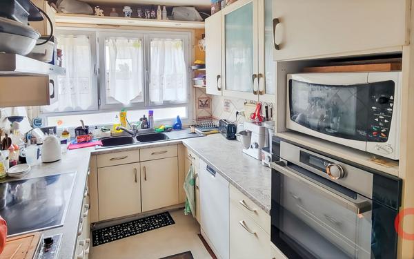 Maison à vendre    6 pièces •  Saint-Denis