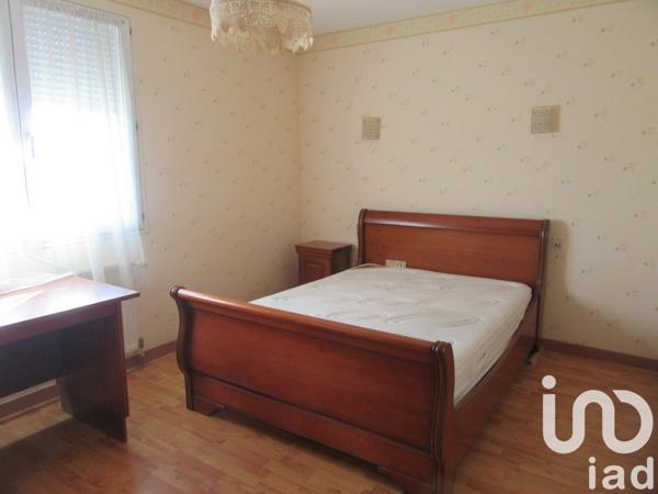 Maison traditionnelle 4 pièces de 101 m² à Bressuire (79300)