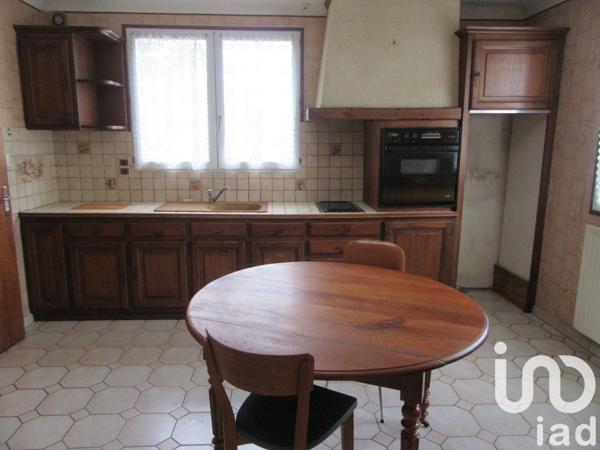 Maison traditionnelle 4 pièces de 101 m² à Bressuire (79300)