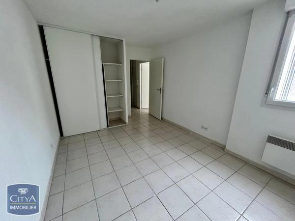Appartement à louer 2 pièces 54.6m² Nîmes (30000)