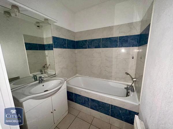 Appartement à louer 2 pièces 54.6m² Nîmes (30000)