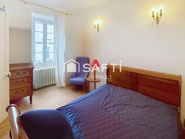 Maison de ville spacieuse idéalement située dans le centre historique de COGNAC