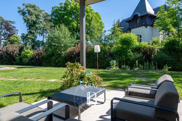 Champagne-au-Mont-d'Or, Maison 5 Chambres -  210 m² à vendre