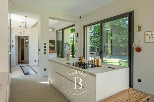 Champagne-au-Mont-d'Or, Maison 5 Chambres -  210 m² à vendre