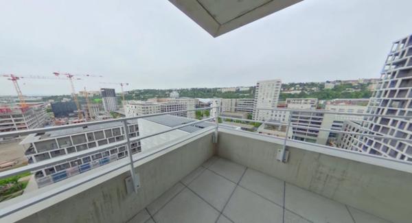 APPARTEMENT T3 A LOUER - LYON 2EME ARRONDISSEMENT 69.6 m 2 1 520 € charges comprises par mois