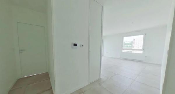 APPARTEMENT T3 A LOUER - LYON 2EME ARRONDISSEMENT 69.6 m 2 1 520 € charges comprises par mois