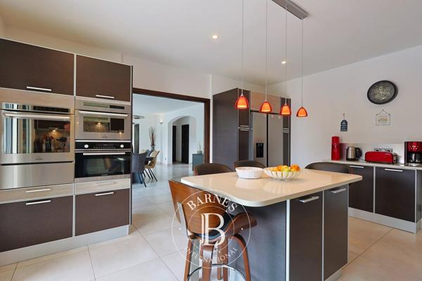 Saint-Maximin-la-Sainte-Baume, Villa 4 Chambres -  260 m² à vendre