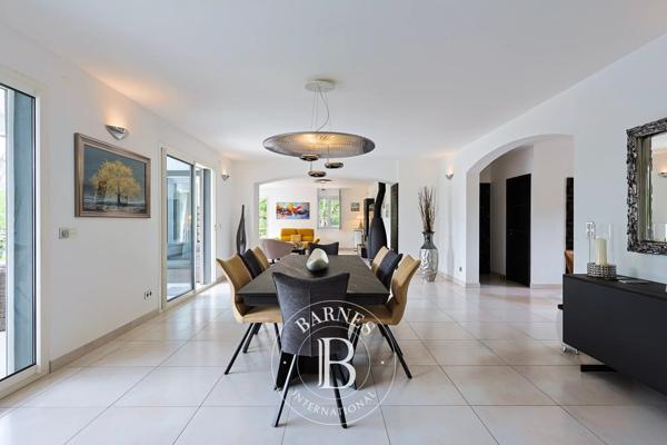 Saint-Maximin-la-Sainte-Baume, Villa 4 Chambres -  260 m² à vendre