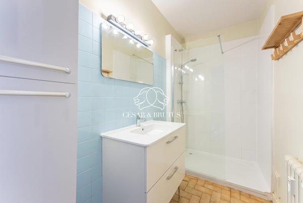 Bel Appartement T3 de 75 m² avec Balcon, Cave et Box – Lyon 8ème