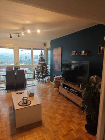 F4 AVEC BALCON ET VUE DEGAGEE