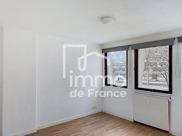 Appartement Oyonnax 1 pièce(s) 30.02 m²