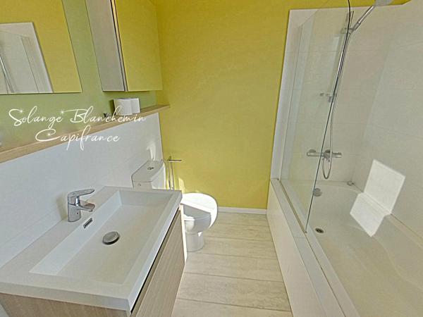 Dpt Hérault (34), à vendre Bessan – Maison 5 pièces + 3 studios – Piscine – Prix en baisse