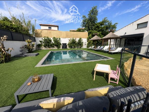 Villa
                                                                                                                                                                                                                                                                                                                        7 pièce(s)                                                                                                                                                                                                          4 chambre(s)                                                                                                                                                                                                          271  m²