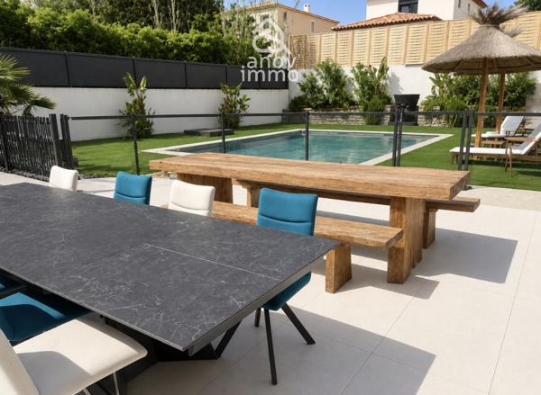 Villa
                                                                                                                                                                                                                                                                                                                        7 pièce(s)                                                                                                                                                                                                          4 chambre(s)                                                                                                                                                                                                          271  m²