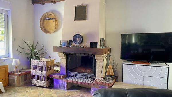 Maison
                                                                                                                                                                                                                                                                                                                        6 pièce(s)                                                                                                                                                                                                          4 chambre(s)                                                                                                                                                                                                          115  m²