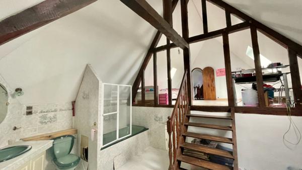 Maison
                                                                                                                                                                                                                                                                                                                        6 pièce(s)                                                                                                                                                                                                          4 chambre(s)                                                                                                                                                                                                          115  m²