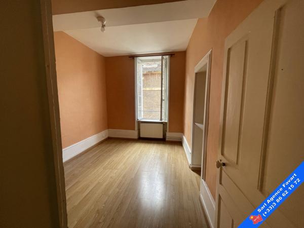 Immeuble 165.84m² à vendre à Joigny 89300