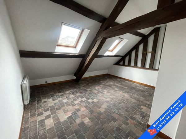 Immeuble 165.84m² à vendre à Joigny 89300