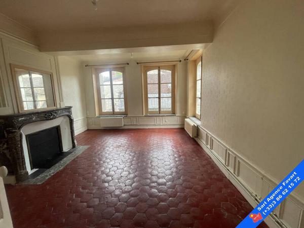 Immeuble 165.84m² à vendre à Joigny 89300