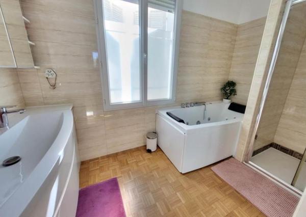 Carqueiranne (83320) Villa avec piscine sur le Port de Carqueiranne