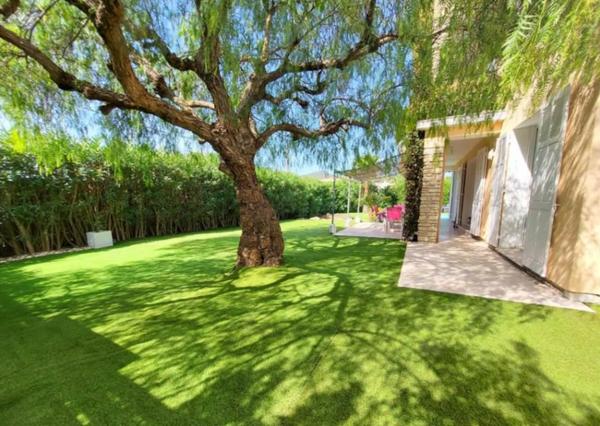 Carqueiranne (83320) Villa avec piscine sur le Port de Carqueiranne