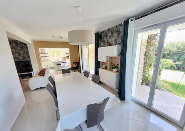 Carqueiranne (83320) Villa avec piscine sur le Port de Carqueiranne