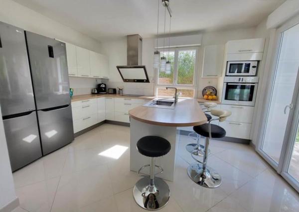 Carqueiranne (83320) Villa avec piscine sur le Port de Carqueiranne