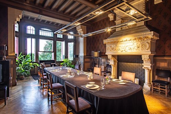 Saint-Front-de-Pradoux (24400) Château enchanté en Périgord blanc