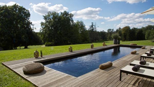 Saint-Front-de-Pradoux (24400) Château enchanté en Périgord blanc