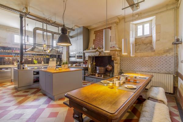 Saint-Front-de-Pradoux (24400) Château enchanté en Périgord blanc