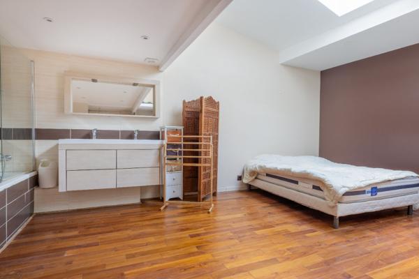 Loft Paris 19 3 pièce(s) 115 m2 au sol