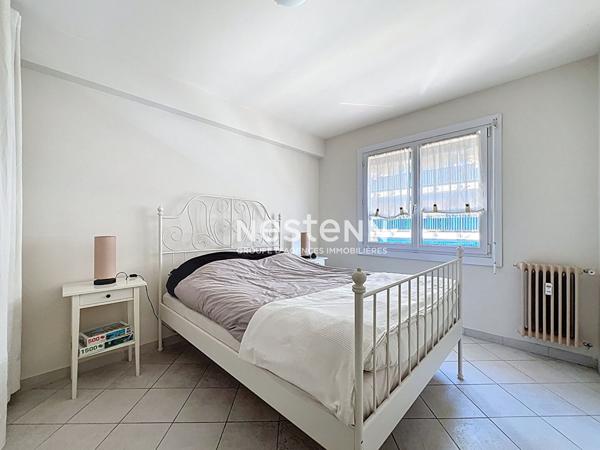 GOLFE JUAN - 3P - 60 m2 - Centre ville - Terrasse - Parking - Cave - Proche mer